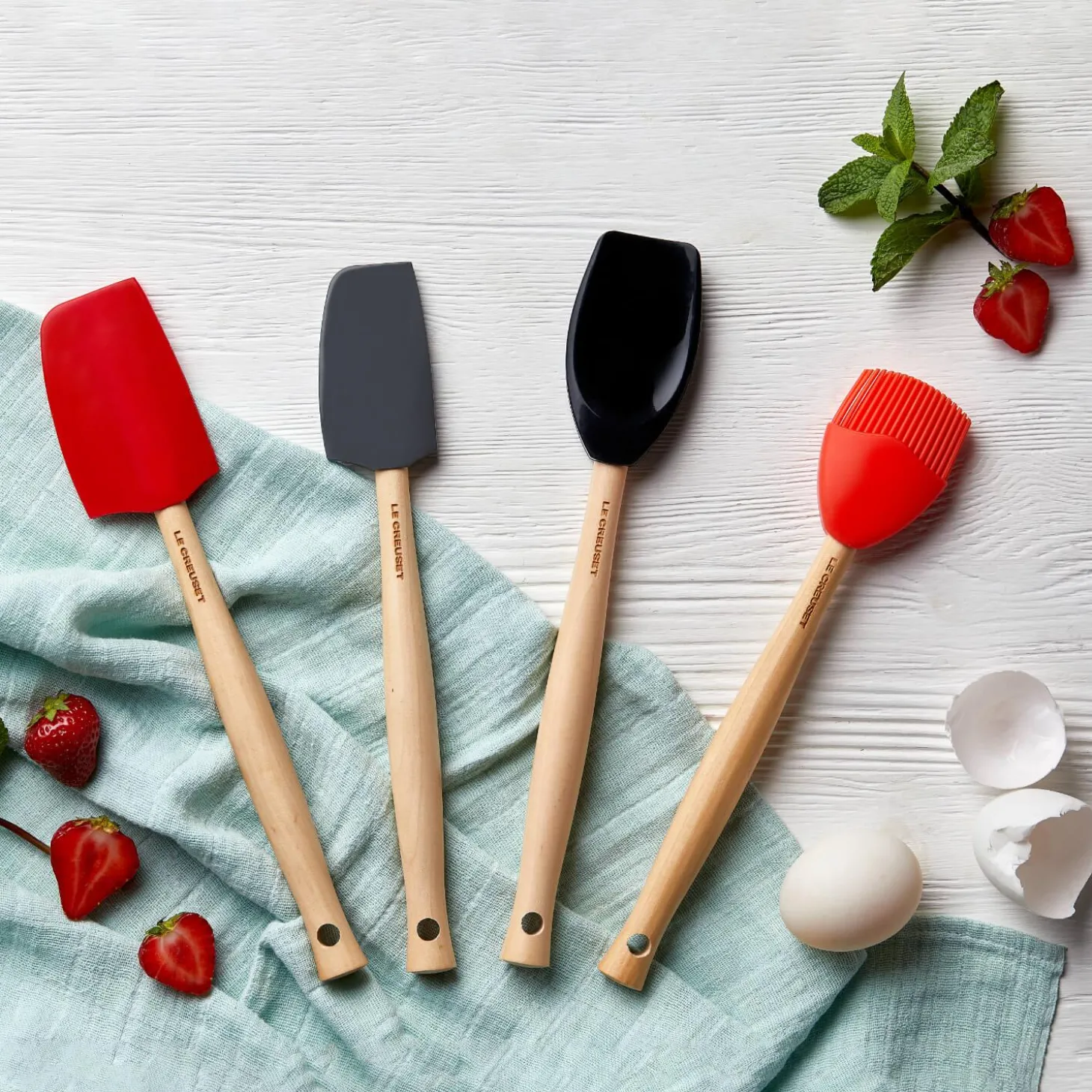 Le Creuset Craft Large Silicone Spatula Spoon - Cerise