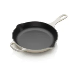Le Creuset Signature Cast Iron 23cm Round Skillet - Meringue