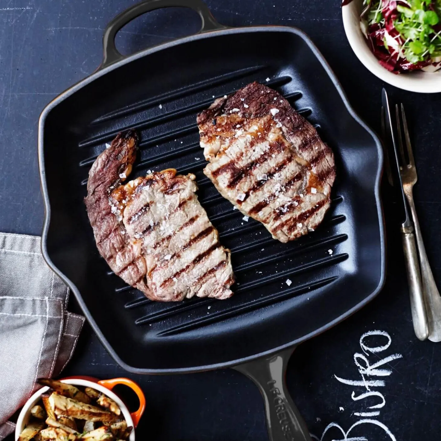 Le Creuset Signature Cast Iron 26cm Square Grillit - Satin Black