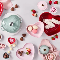 Le Creuset Silicone Heart Shaped Cool Tool - Powder Pink