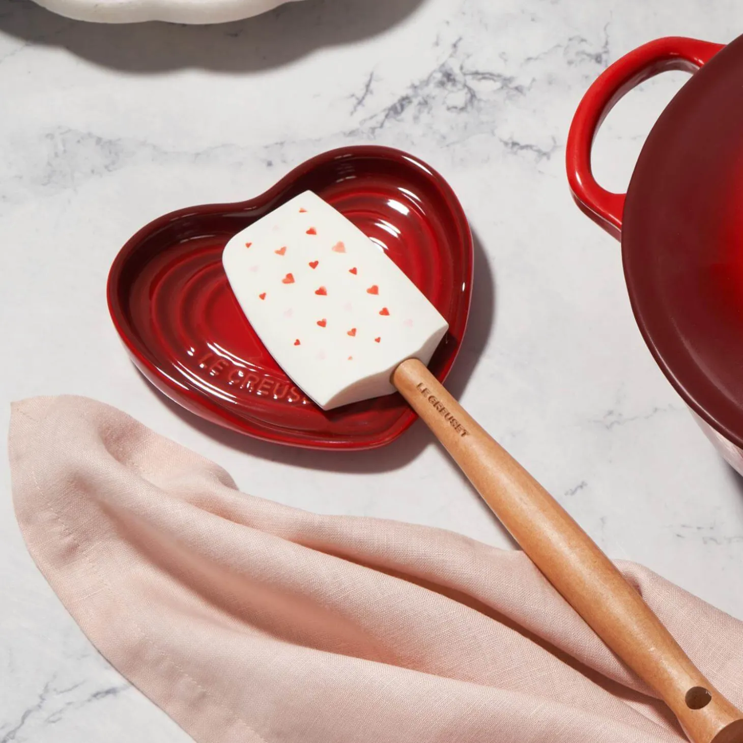 Le Creuset Stoneware Heart Spoon Rest - Cerise