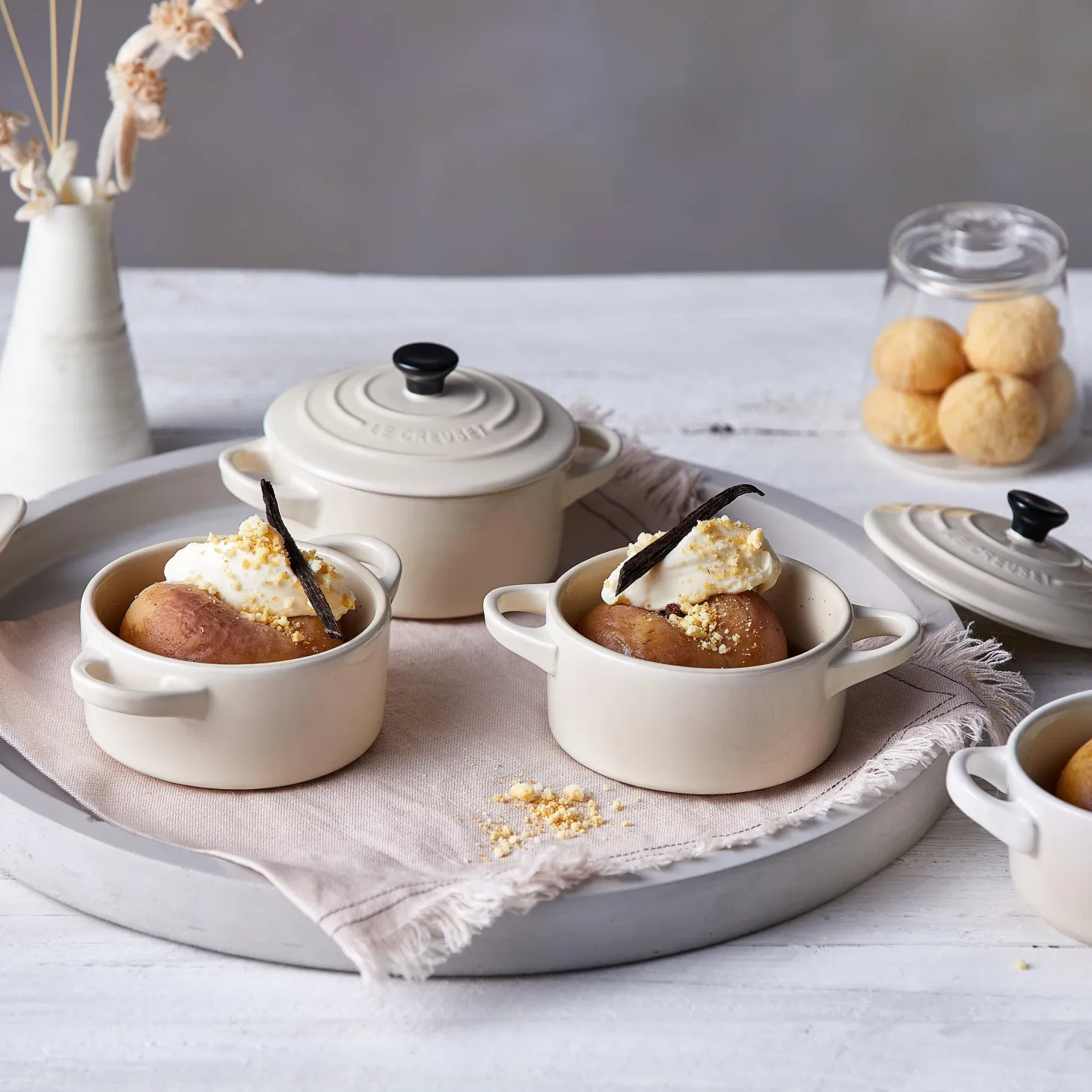 Le Creuset Stoneware Petite Round Casserole - Meringue