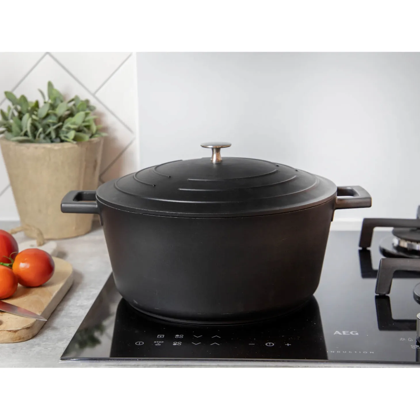 Masterclass Cast Aluminium 28cm Lightweight Round Casserole Dish - Black