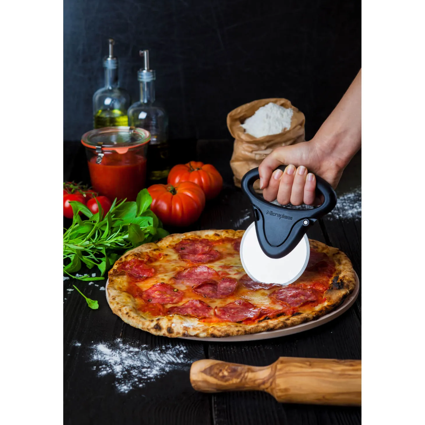 Microplane Pizza Cutter - Black