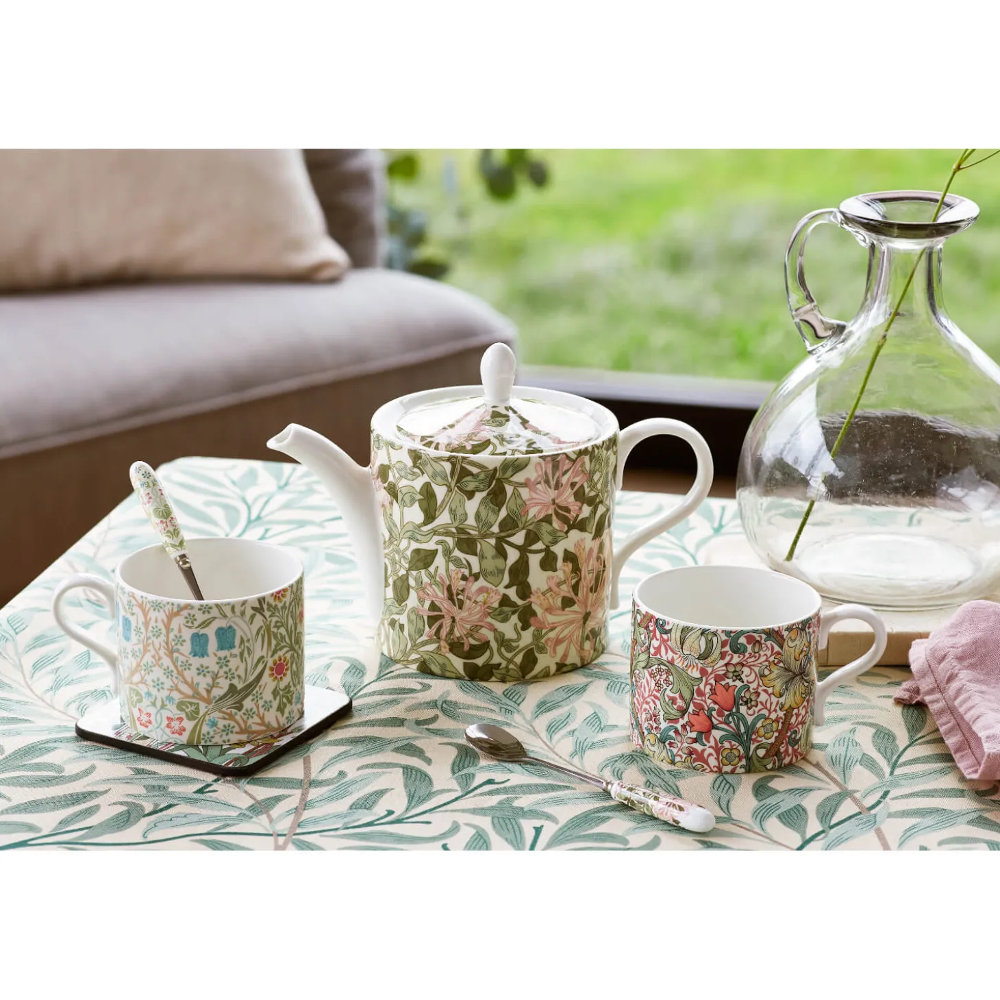 Morris & Co 4 Cup Porcelain Teapot - Honeysuckle