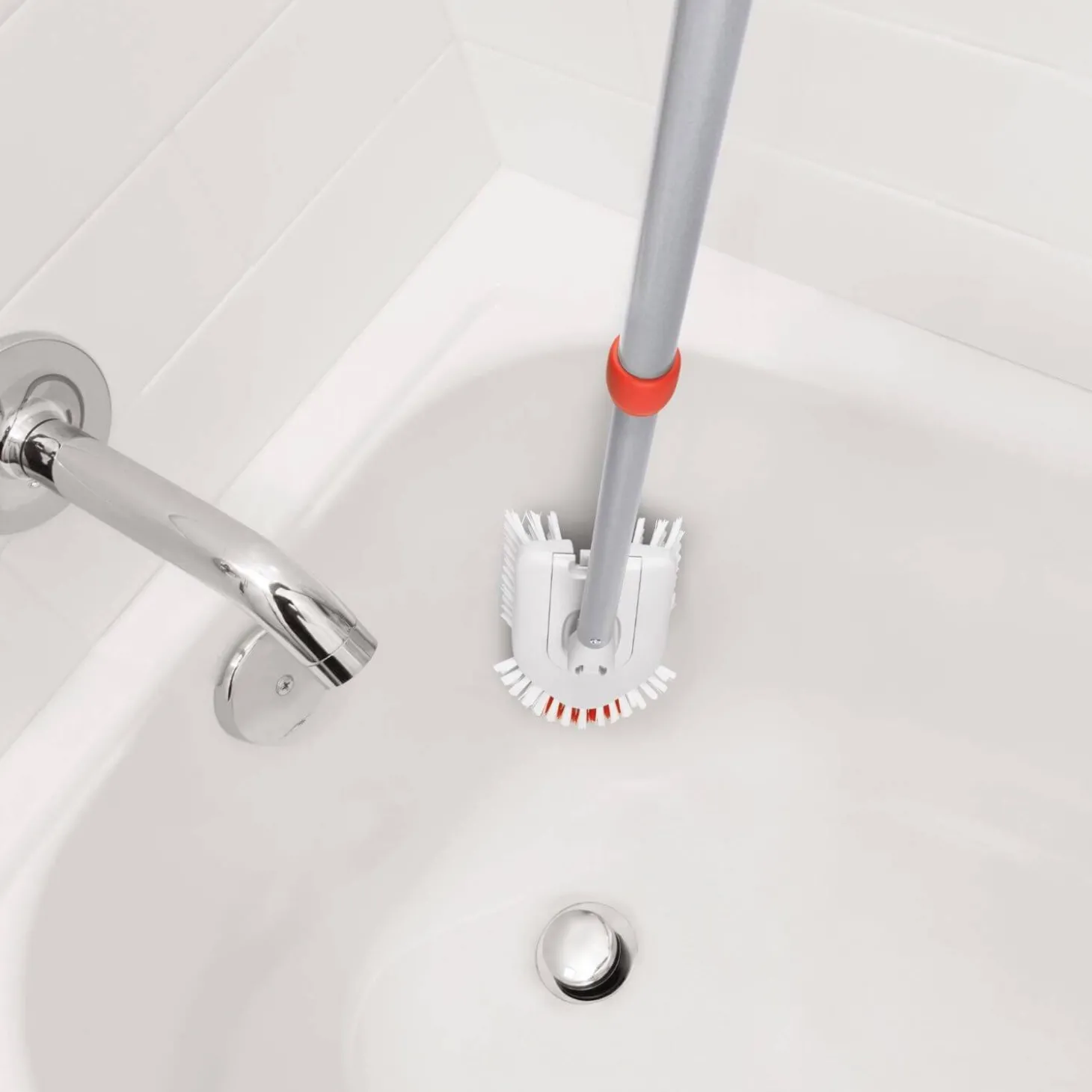 OXO Good Grips Extendable Tub & Tile Brush