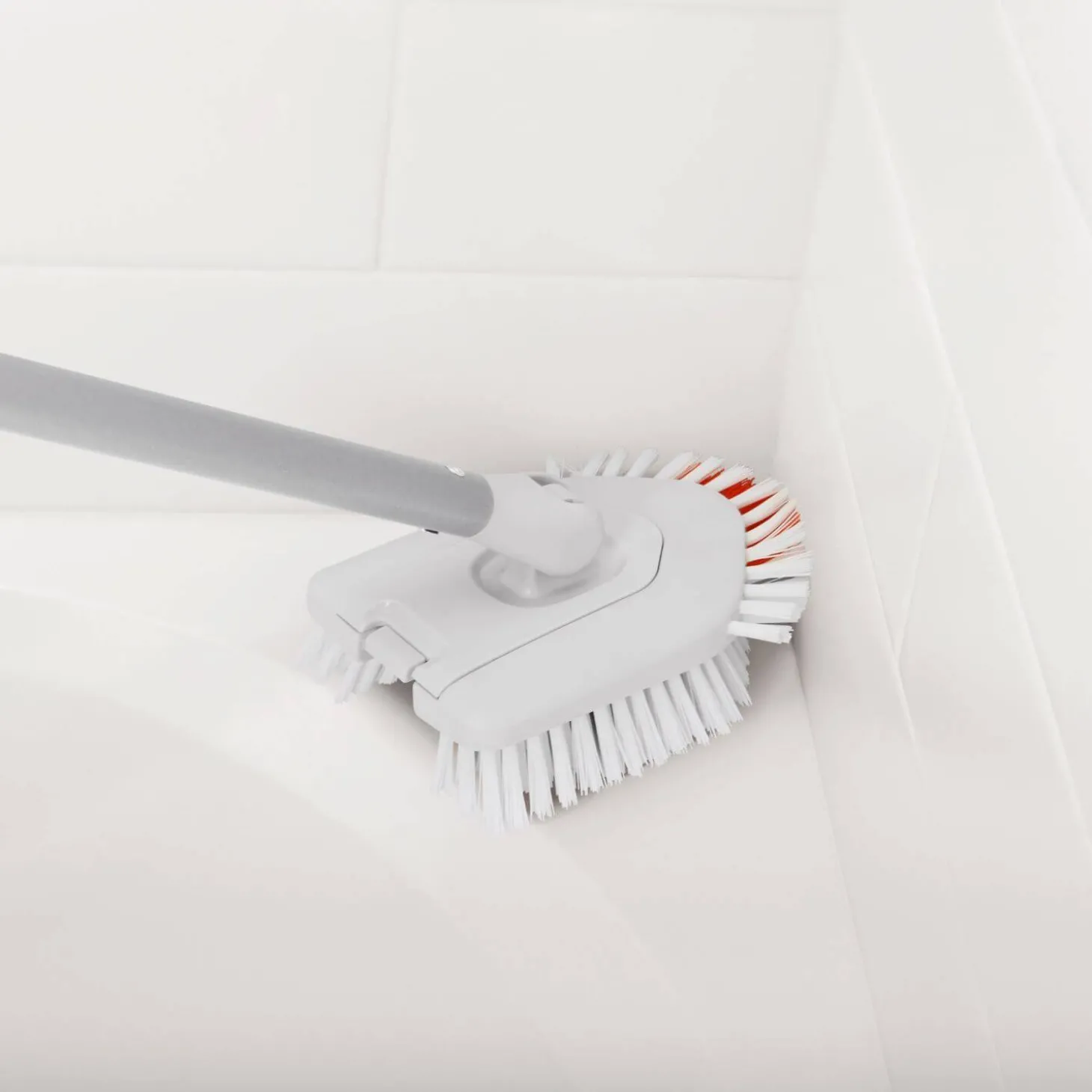 OXO Good Grips Extendable Tub & Tile Brush