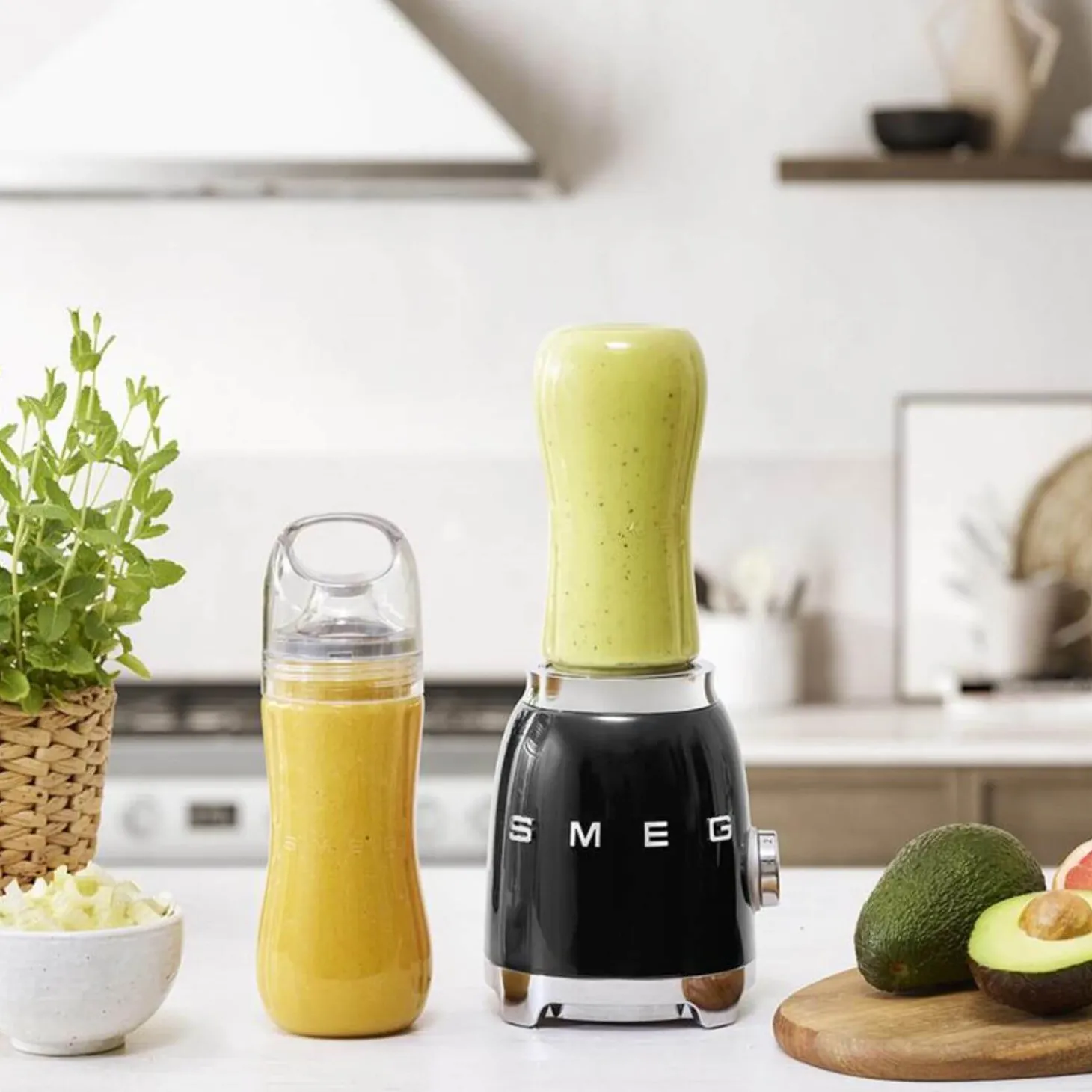 Smeg 50's Style Retro PBF01 Personal Blender - Black