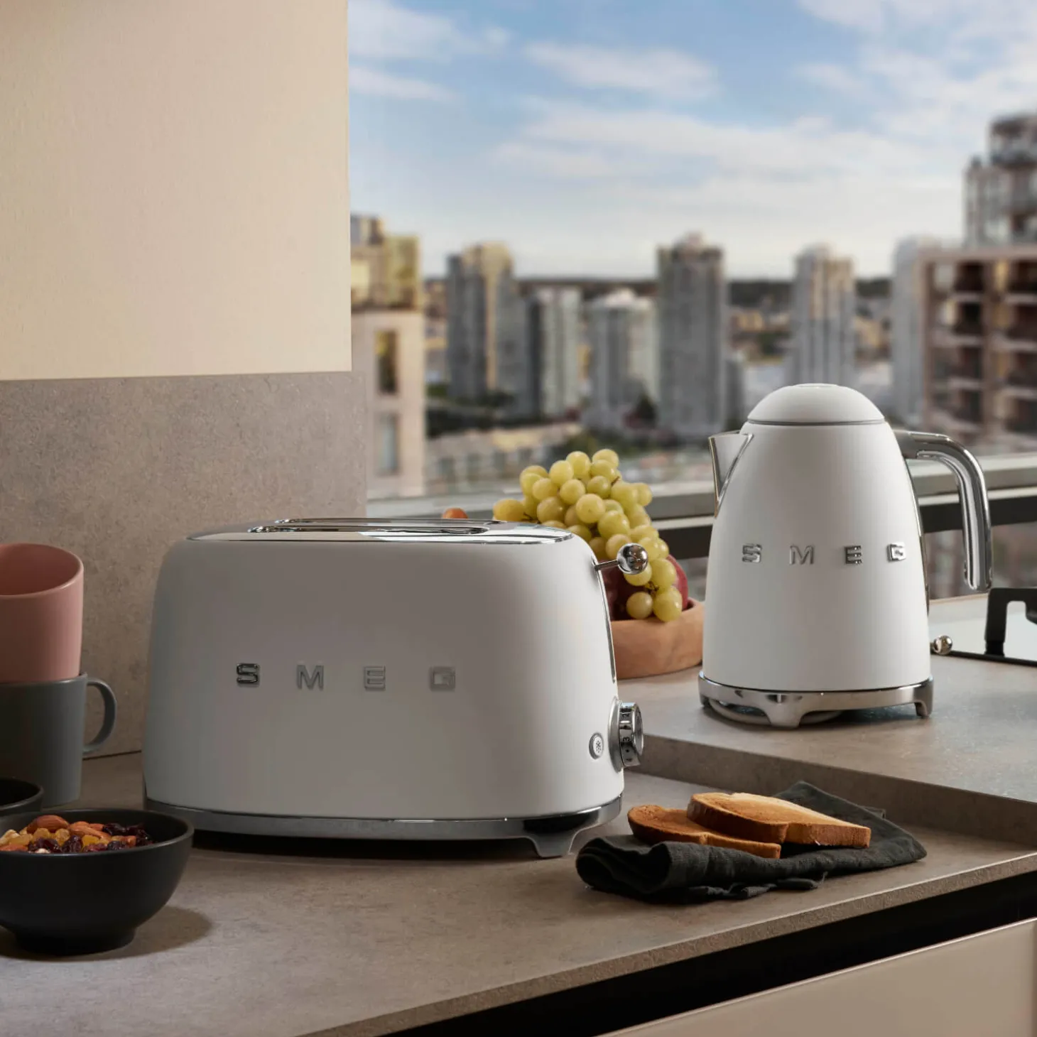 Smeg 50's Style Retro TSF01 2 Slice Toaster - Matte White