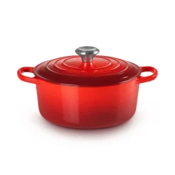 Le Creuset Signature Cast Iron 24cm Round Casserole - Cerise